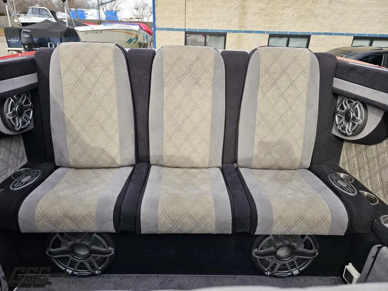 Slide: The Image of Outerlimits 52 SL 2010 - 64