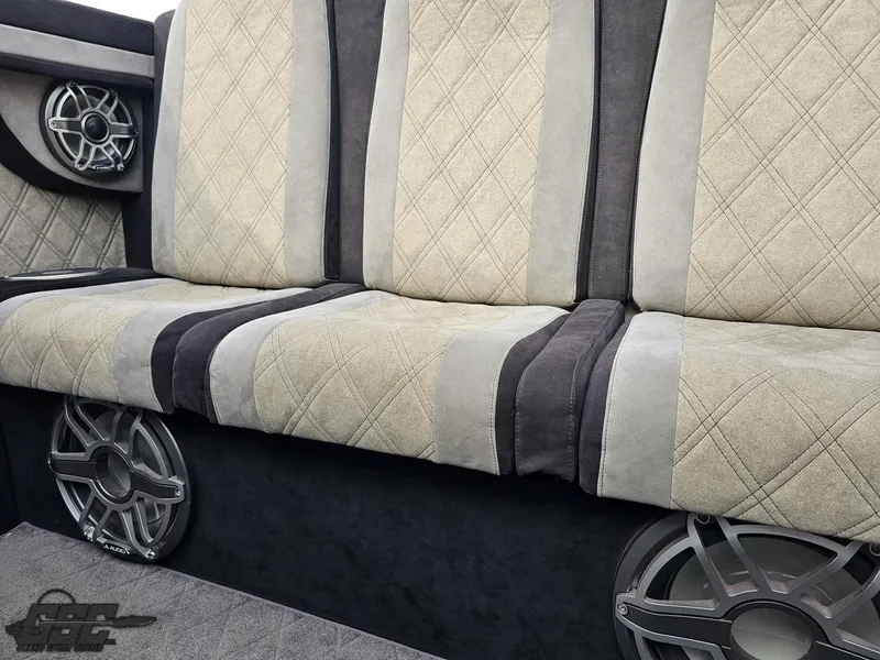 Slide: The Image of Outerlimits 52 SL 2010 - 66