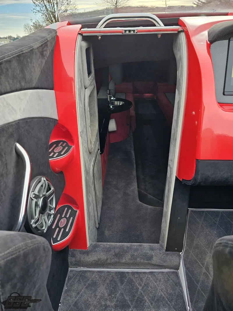 Slide: The Image of Outerlimits 52 SL 2010 - 94