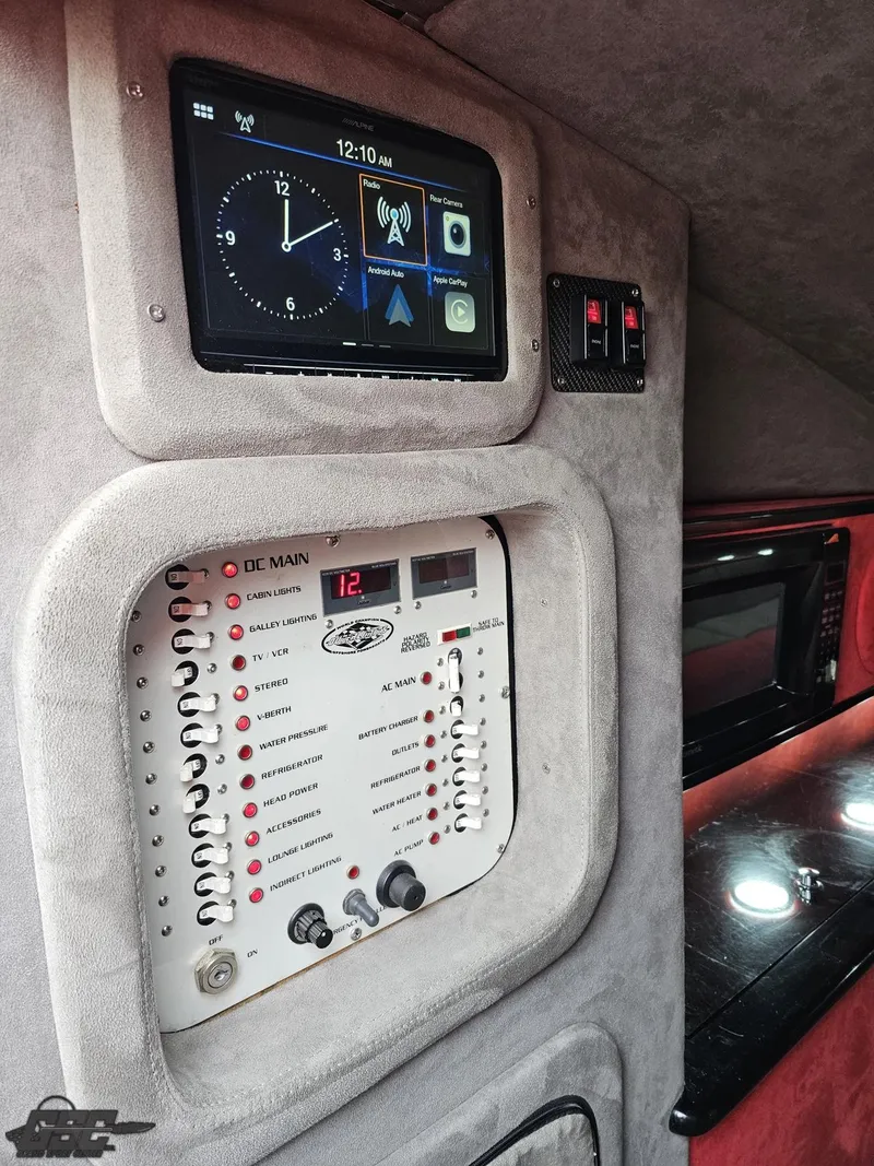 Slide: The Image of Outerlimits 52 SL 2010 - 98