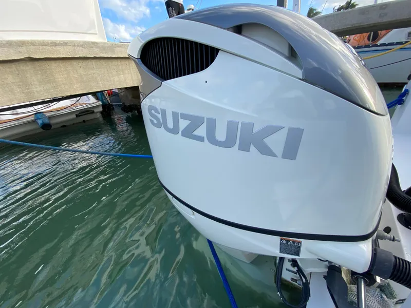 Slide: The Image of Contender Boats Inc 35 Express 1998 - 82