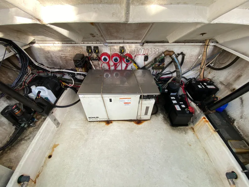 Slide: The Image of Contender Boats Inc 35 Express 1998 - 85