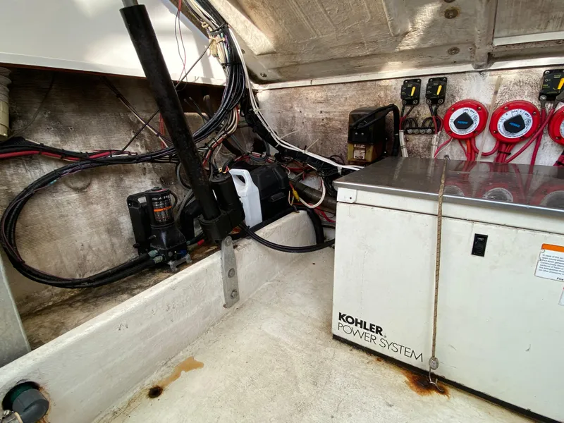 Slide: The Image of Contender Boats Inc 35 Express 1998 - 87