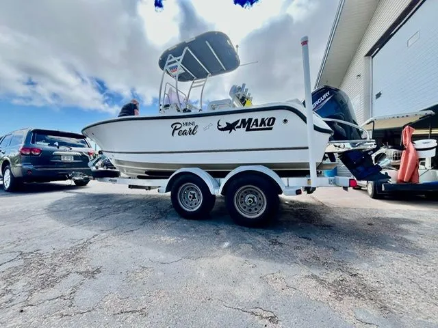 Slide: The Image of Mako 184 Center Console 2020 - 4