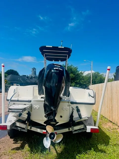 Slide: The Image of Mako 184 Center Console 2020 - 7