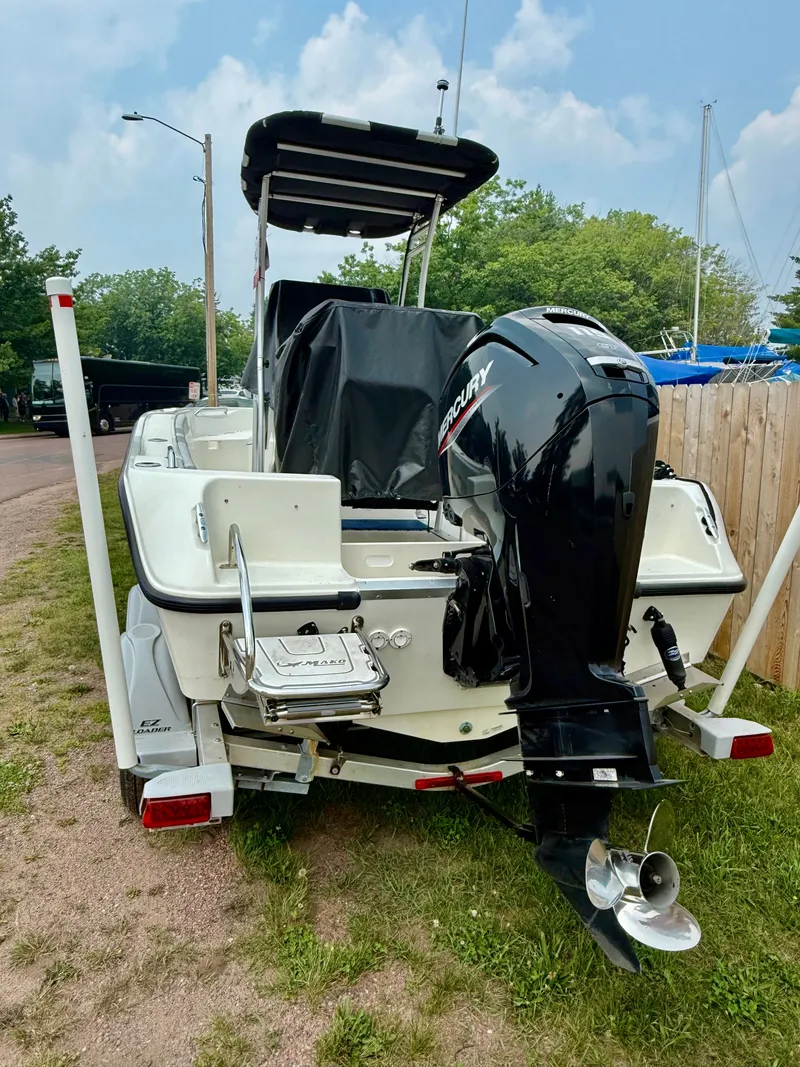 Slide: The Image of Mako 184 Center Console 2020 - 8