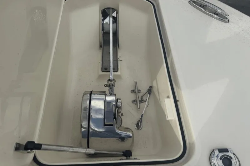 Slide: The Image of Scout 300 Lxf 2020 - 18