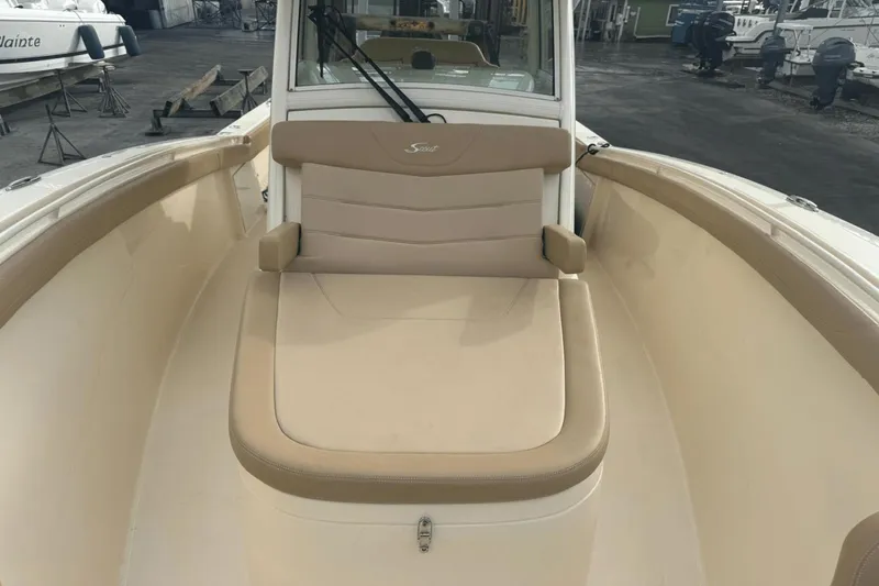 Slide: The Image of Scout 300 Lxf 2020 - 20