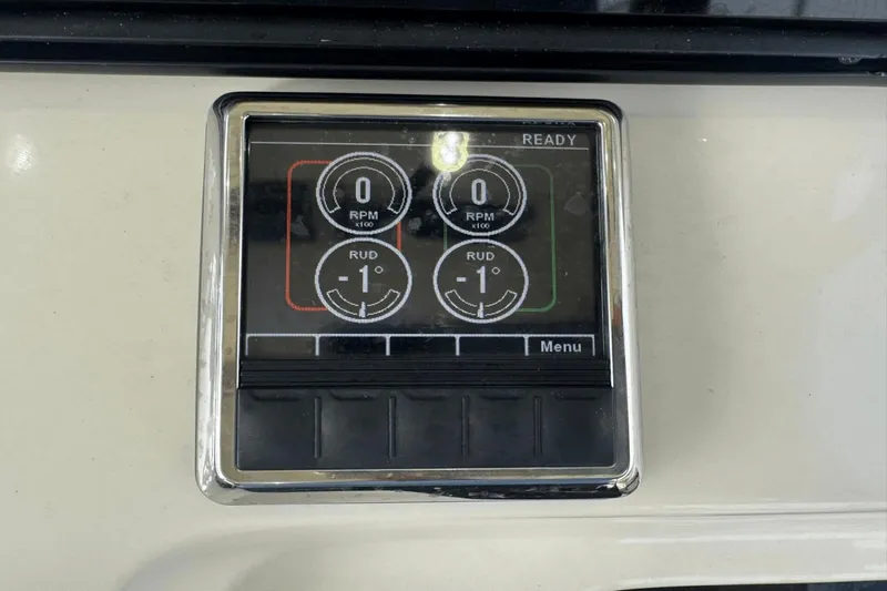 Slide: The Image of Scout 300 Lxf 2020 - 27