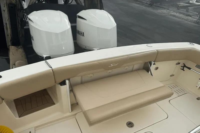 Slide: The Image of Scout 300 Lxf 2020 - 37