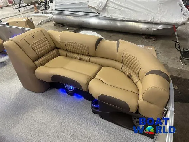 Slide: The Image of Tahoe Cascade 2385 Quad Lounge Shift SS Tritoon & Honda 2025 - 11