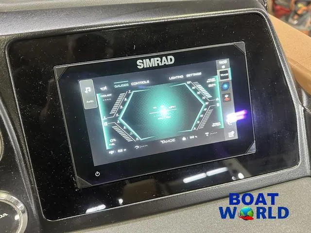 Slide: The Image of Tahoe Cascade 2385 Quad Lounge Shift SS Tritoon & Honda 2025 - 18