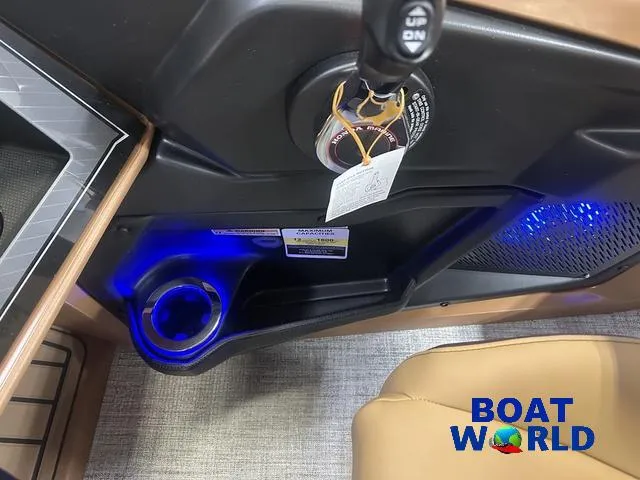 Slide: The Image of Tahoe Cascade 2385 Quad Lounge Shift SS Tritoon & Honda 2025 - 20