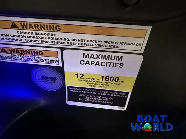 Slide: The Image of Tahoe Cascade 2385 Quad Lounge Shift SS Tritoon & Honda 2025 - 21