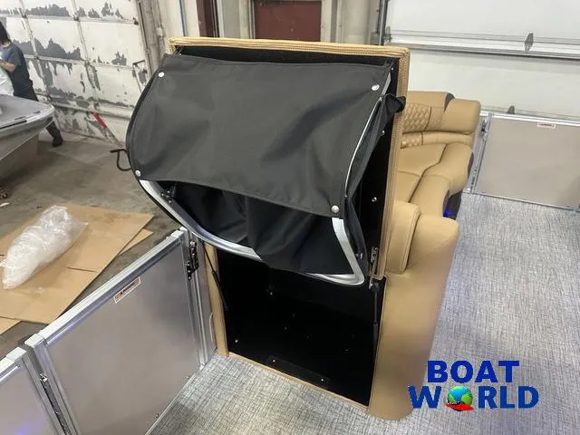 Slide: The Image of Tahoe Cascade 2385 Quad Lounge Shift SS Tritoon & Honda 2025 - 29