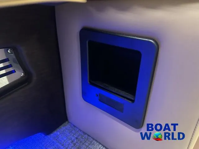 Slide: The Image of Tahoe Cascade 2385 Quad Lounge Shift SS Tritoon & Honda 2025 - 32