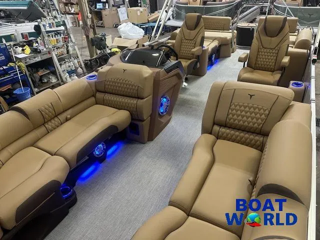 Slide: The Image of Tahoe Cascade 2385 Quad Lounge Shift SS Tritoon & Honda 2025 - 33