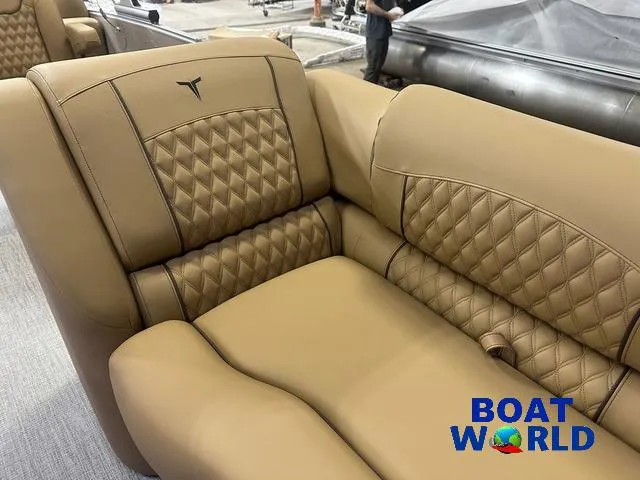 Slide: The Image of Tahoe Cascade 2385 Quad Lounge Shift SS Tritoon & Honda 2025 - 35