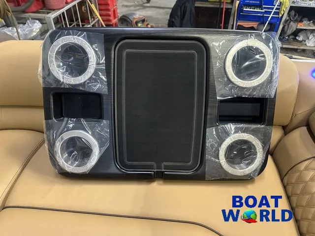 Slide: The Image of Tahoe Cascade 2385 Quad Lounge Shift SS Tritoon & Honda 2025 - 38