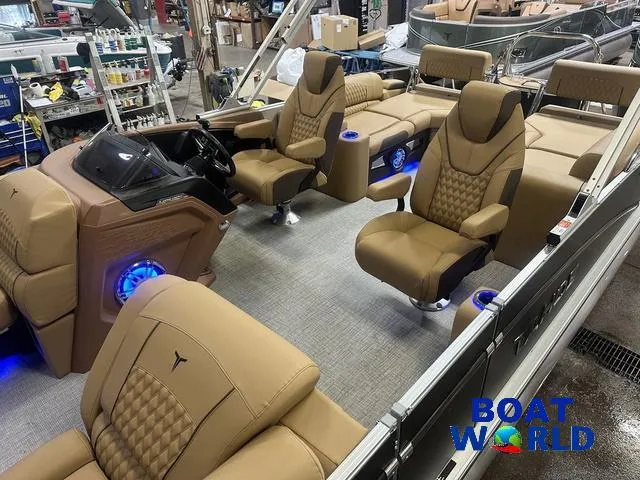 Slide: The Image of Tahoe Cascade 2385 Quad Lounge Shift SS Tritoon & Honda 2025 - 4