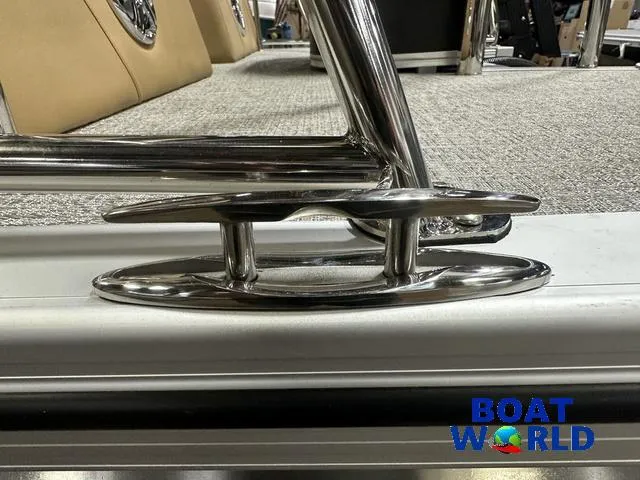 Slide: The Image of Tahoe Cascade 2385 Quad Lounge Shift SS Tritoon & Honda 2025 - 45