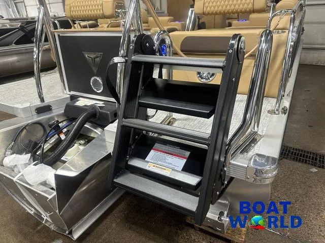 Slide: The Image of Tahoe Cascade 2385 Quad Lounge Shift SS Tritoon & Honda 2025 - 51