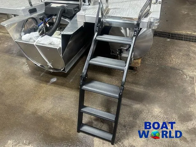 Slide: The Image of Tahoe Cascade 2385 Quad Lounge Shift SS Tritoon & Honda 2025 - 52