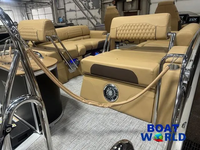 Slide: The Image of Tahoe Cascade 2385 Quad Lounge Shift SS Tritoon & Honda 2025 - 53