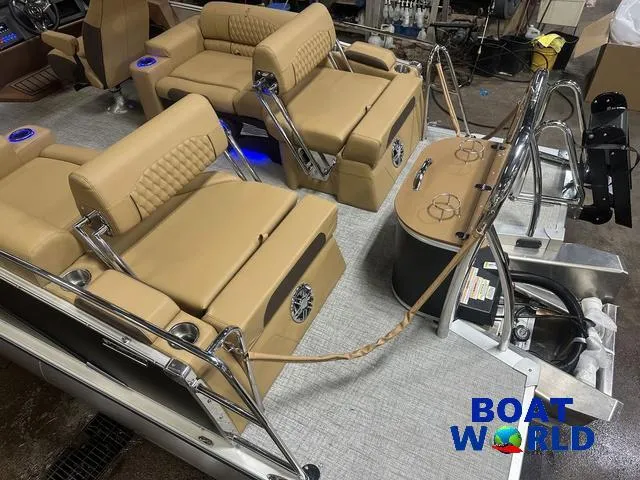 Slide: The Image of Tahoe Cascade 2385 Quad Lounge Shift SS Tritoon & Honda 2025 - 6