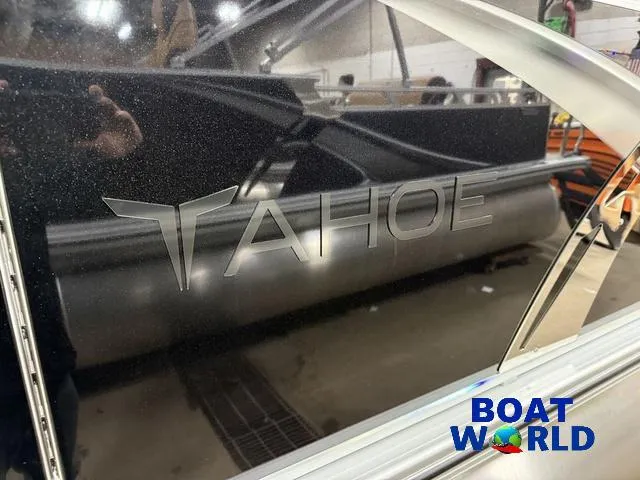 Slide: The Image of 2025 Tahoe LTZ 2385 Swingback with Honda 4-Stroke EFI at Boat World showroom. - 40
