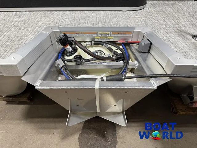 Slide: The Image of 2025 Tahoe LTZ 2385 Swingback VRL boat fuel system with Honda 4-Stroke EFI. - 45