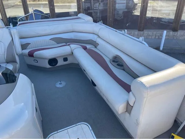 Slide: The Image of Luxurious seating area on a 2009 G3 LX 322FC boat. - 8