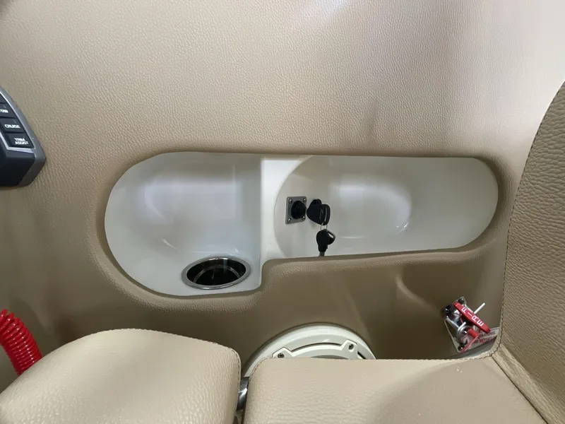 Slide: The Image of Chris-Craft Launch 27 Heritage Edition 2023 - 26