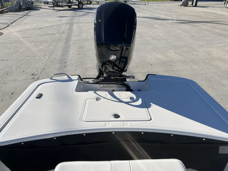 Slide: The Image of Mako Pro Skiff 17 CC 2025 - 15