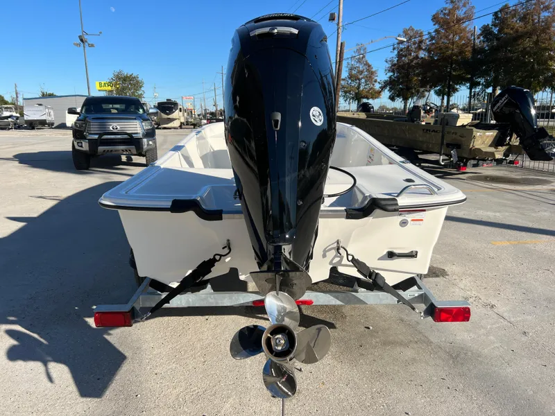 Slide: The Image of Mako Pro Skiff 17 CC 2025 - 19