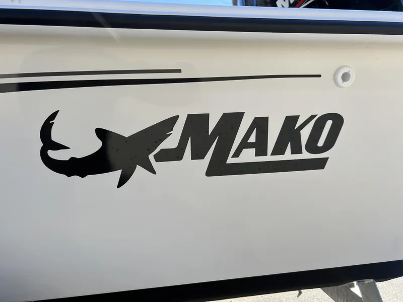 Slide: The Image of Mako Pro Skiff 17 CC 2025 - 20