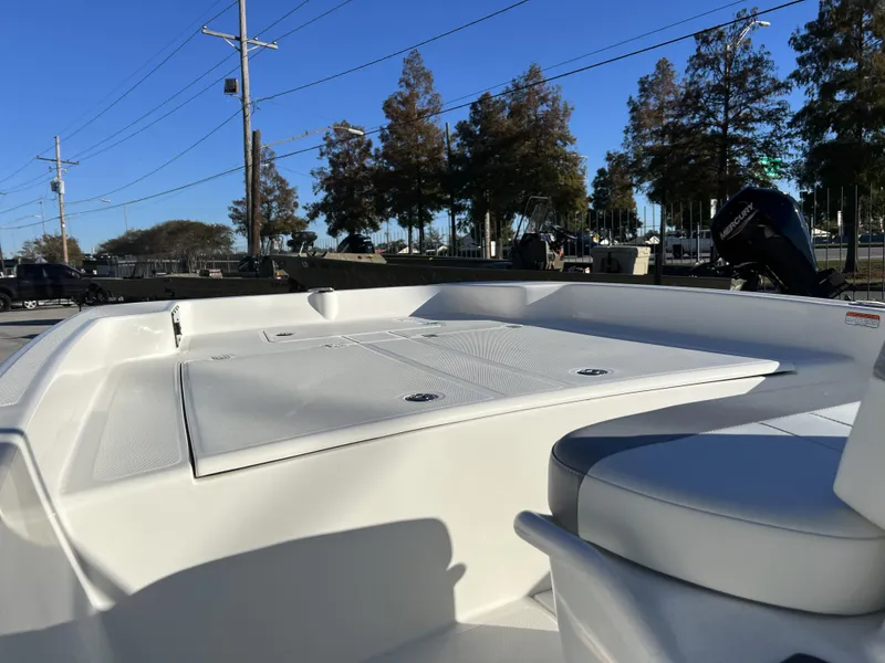 Slide: The Image of Mako Pro Skiff 17 CC 2025 - 3