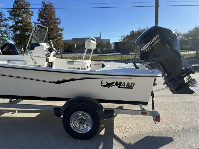 Slide: The Image of Mako Pro Skiff 17 CC 2025 - 5