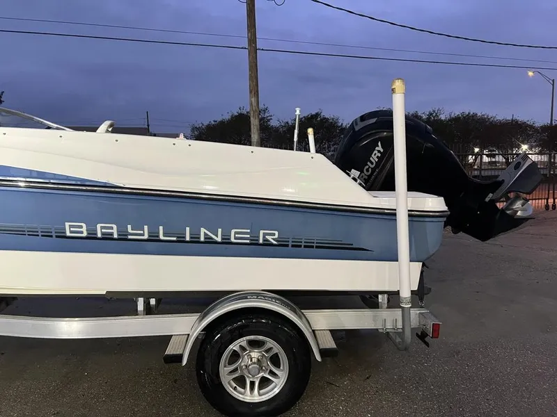 Slide: The Image of Bayliner 190 2012 - 4