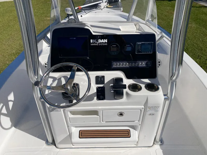 Slide: The Image of Tidewater 2400 Bay Max 2018 - 51