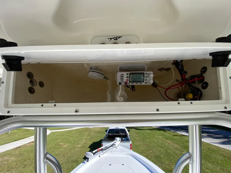 Slide: The Image of Tidewater 2400 Bay Max 2018 - 63