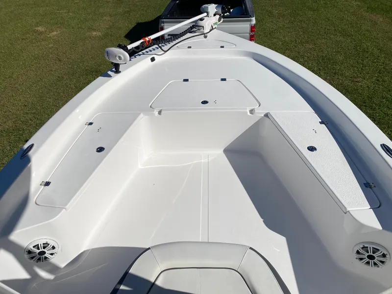 Slide: The Image of Tidewater 2400 Bay Max 2018 - 75