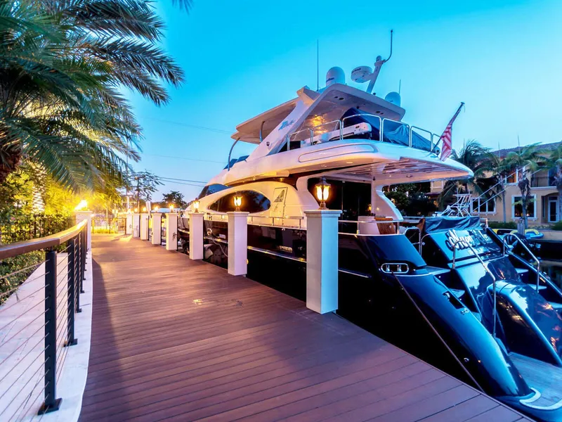 Slide: The Image of Azimut 70 Sea-Jet 2000 - 85