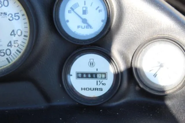 Slide: The Image of Correct Craft Ski Nautique 1995 - 12