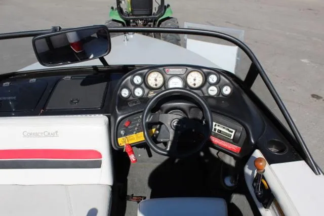 Slide: The Image of Correct Craft Ski Nautique 1995 - 13