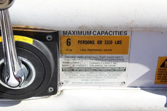 Slide: The Image of Correct Craft Ski Nautique 1995 - 15