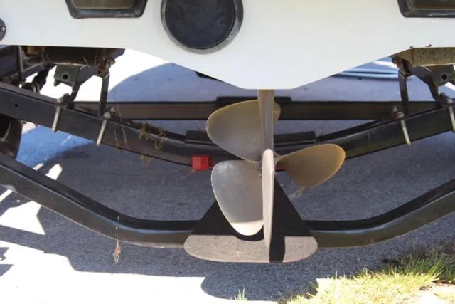 Slide: The Image of Correct Craft Ski Nautique 1995 - 17