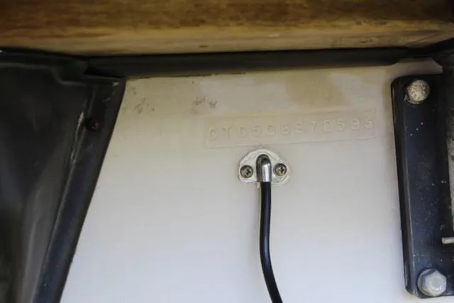 Slide: The Image of Correct Craft Ski Nautique 1995 - 18