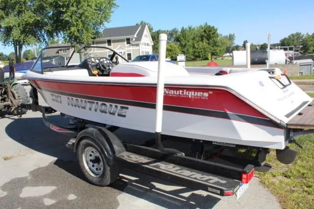 Slide: The Image of Correct Craft Ski Nautique 1995 - 5