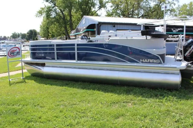 Slide: The Image of Harris Cruiser 210 CWDH 2024 - 3